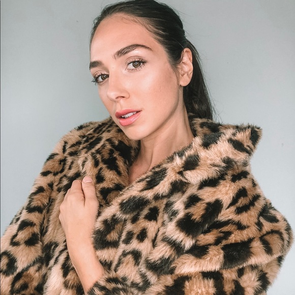 Meet your Posher, Dani - Picture 1 of 4